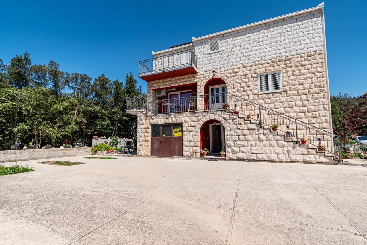 Apartments And Rooms With Parking Space מאלי סטון מראה חיצוני תמונה