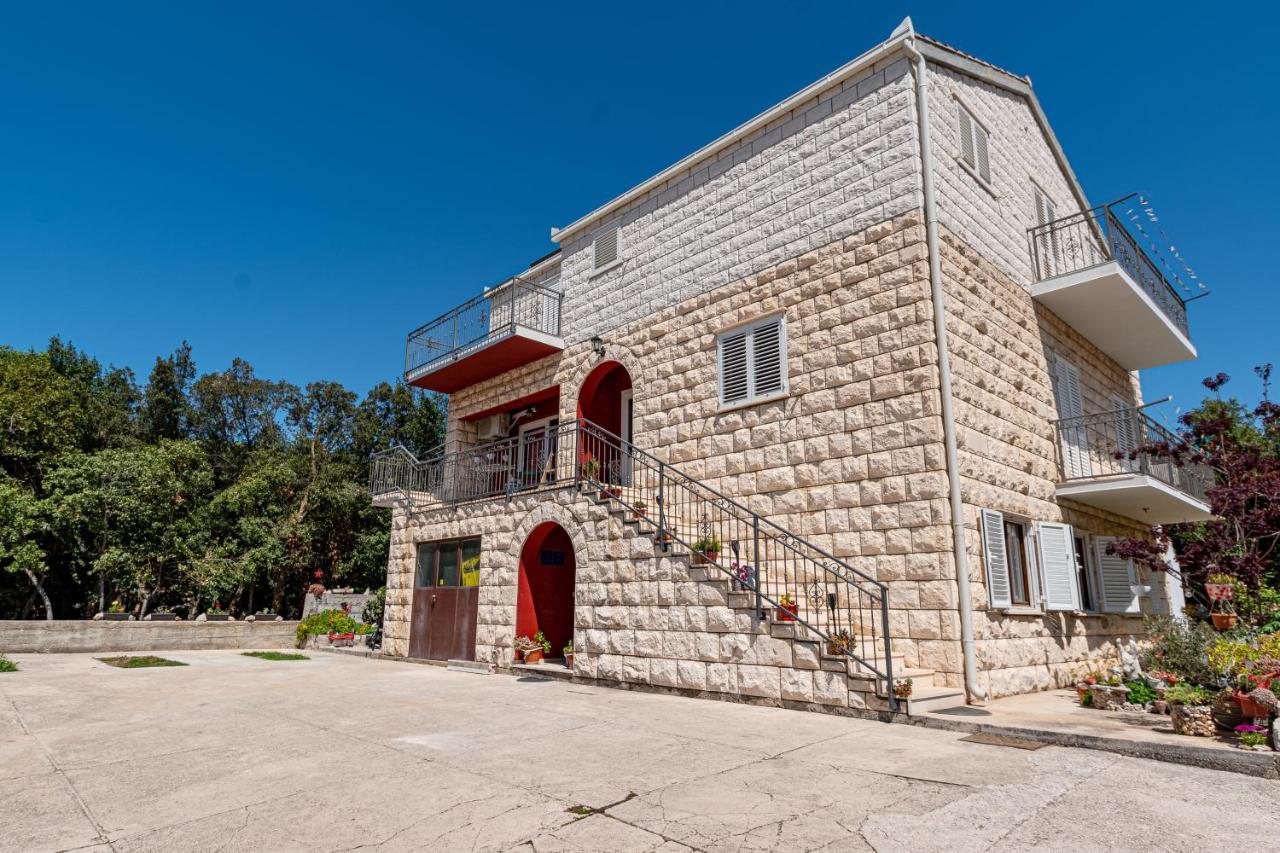Apartments And Rooms With Parking Space מאלי סטון מראה חיצוני תמונה